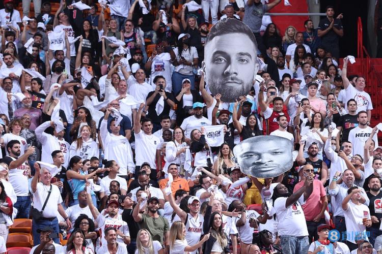 向季后赛还 向季后赛还